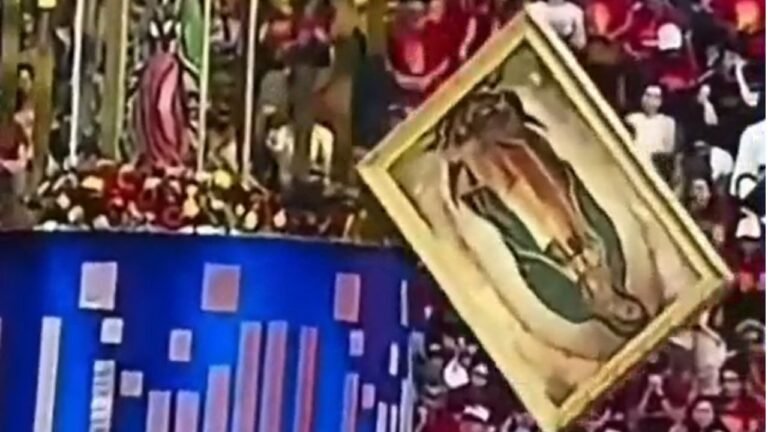 Quadro de Nossa Senhora de Guadalupe Cai do Alto em Evento no Brasil, Não Quebra e Ninguém se Machuca e Fiéis Consideram um Milagre